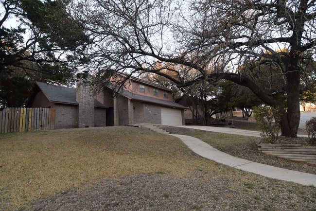 Building Photo - 820 Cedar Ridge Dr