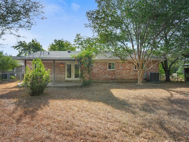 Building Photo - 8010 Camden Dr