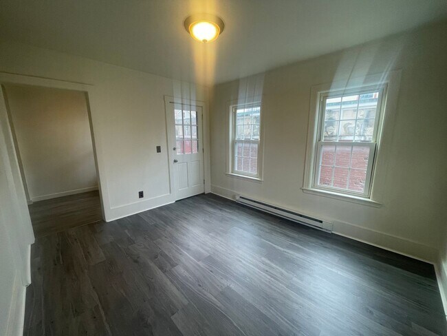 Primary Photo - 12-14 E Hoosac Street