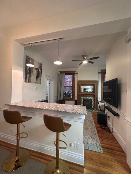 Building Photo - 2329 W Grace St