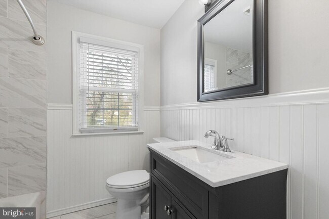 Building Photo - 235 Prospect Dr