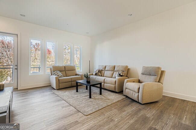 Building Photo - 1251 Chelsea Cir NW