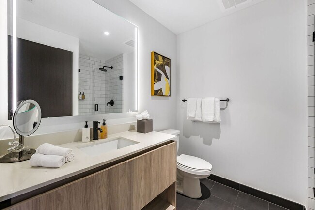 Building Photo - 398 NE 5th St