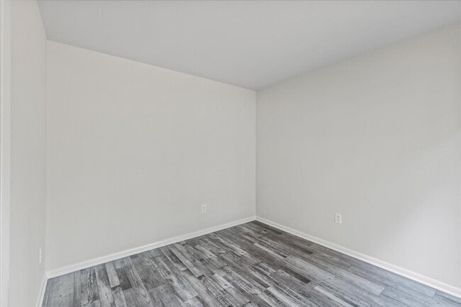 Building Photo - 421 Barton Run Blvd