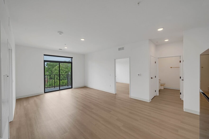 Interior Photo - The Windsor