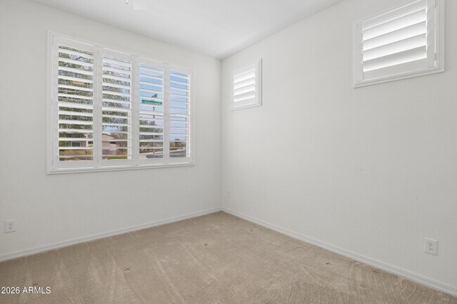 Building Photo - 17863 W Hiddenview Dr