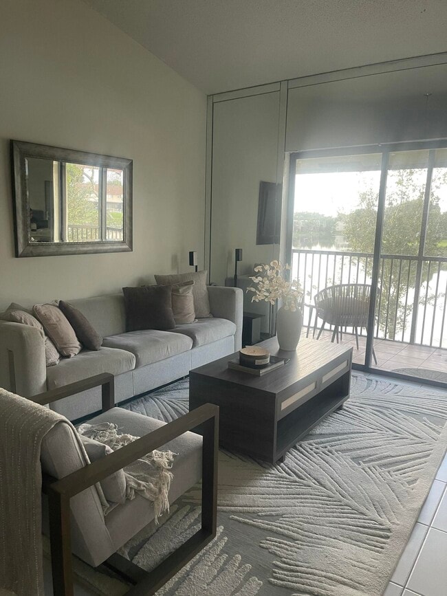 Building Photo - 9878 Nob Hill Ct