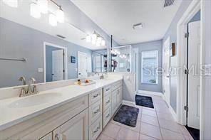 Building Photo - 4510 Sanibel Way