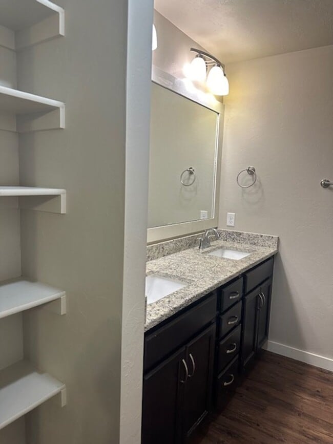 Building Photo - Beautiful 2 Story Duplex - Edmond Schools - Open Concept