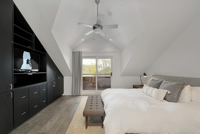 Building Photo - 113 Lost Creek Ln