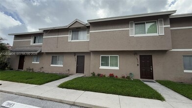 Building Photo - 1419 Sussex Dr