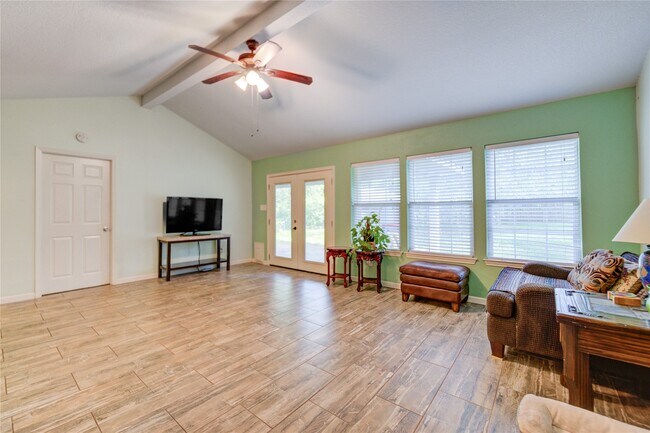 Building Photo - 3530 Kentwood Dr