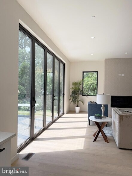 Building Photo - 8908 Mohawk Ln