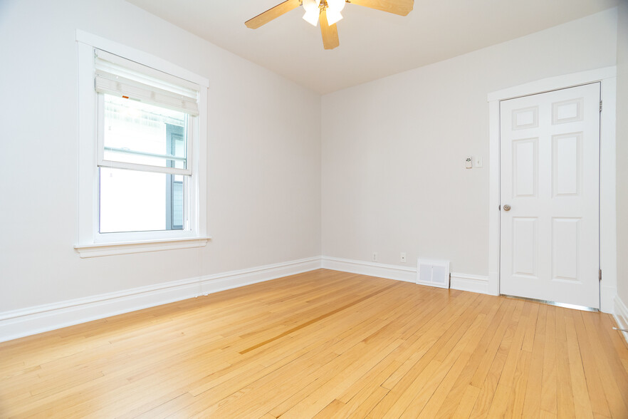 Building Photo - 5023 N Kolmar Ave