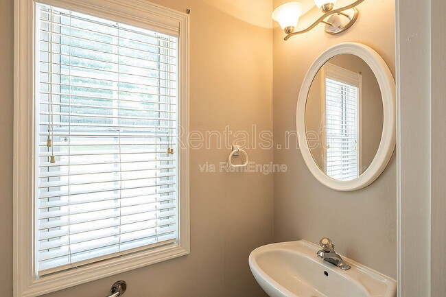 Building Photo - 1540 Hampton Hollow Dr