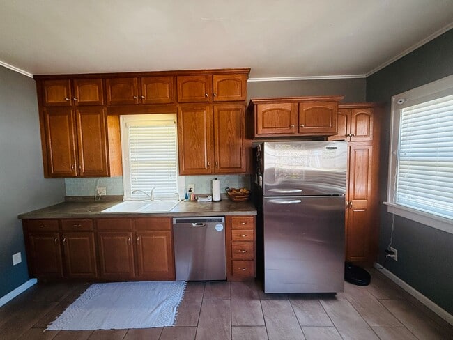 Building Photo - 4666 Poppleton Ave