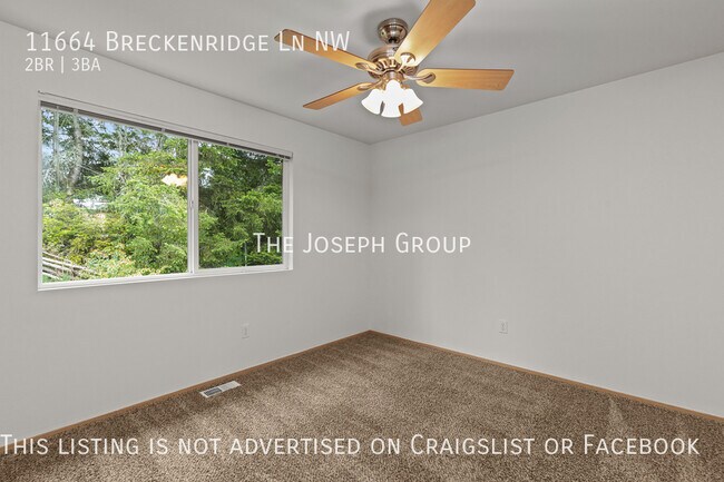 Building Photo - Centrally located 2 bed/2.5 bath in Silver...
