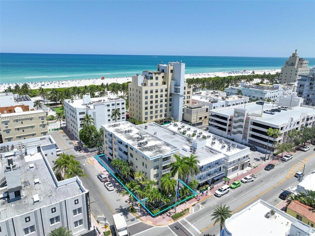 Building Photo - 1357 Collins Ave