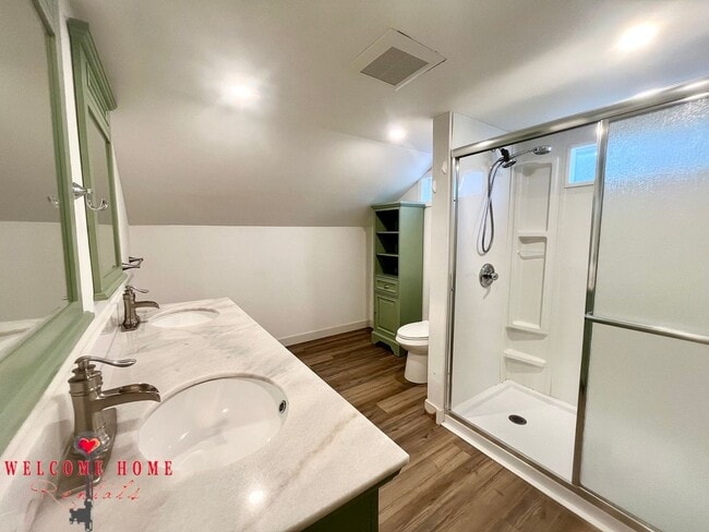 Building Photo - 4 bedroom home with air conditioning - Great location!!!  HUGE basement for your man cave or she ...