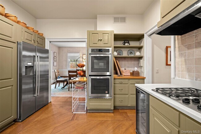 Building Photo - 448 Long Ridge Rd