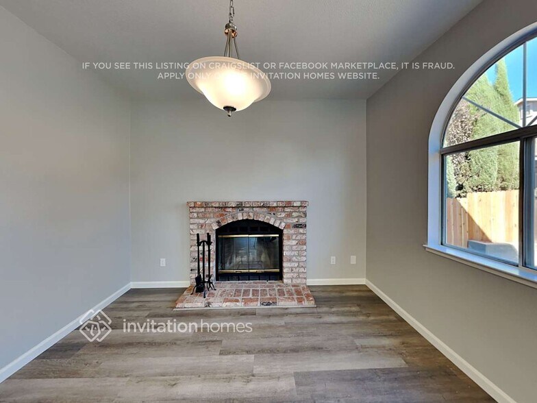 Building Photo - 370 Hibiscus Ln