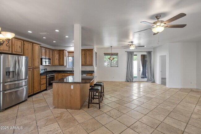 Building Photo - 4302 E Sells Dr