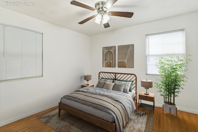 Building Photo - 3 Bedroom House with Huge Backyard!