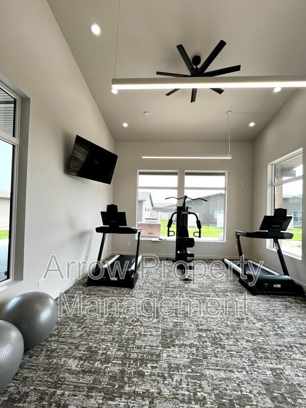 Building Photo - 1161 Claude Rd