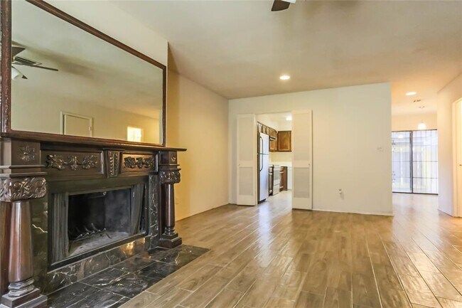 Building Photo - 9901 Sharpcrest St