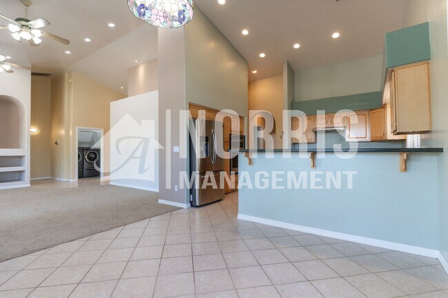 Building Photo - Beautiful Home Located in The Links