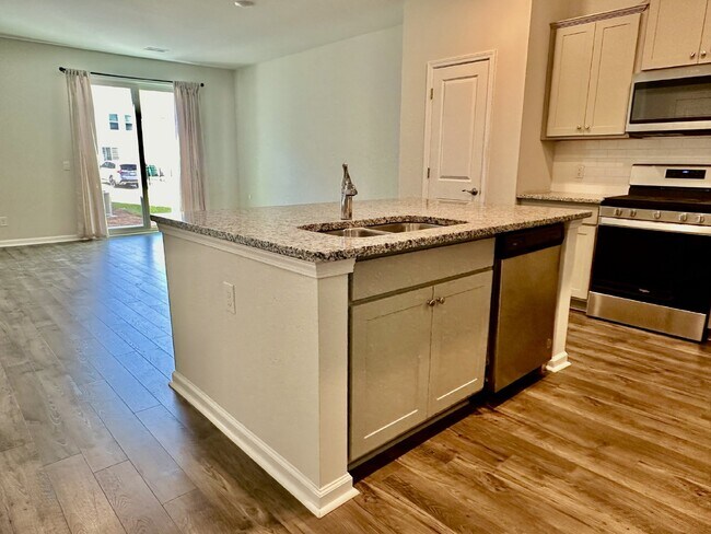 Building Photo - Cypress Ridge Townhome!