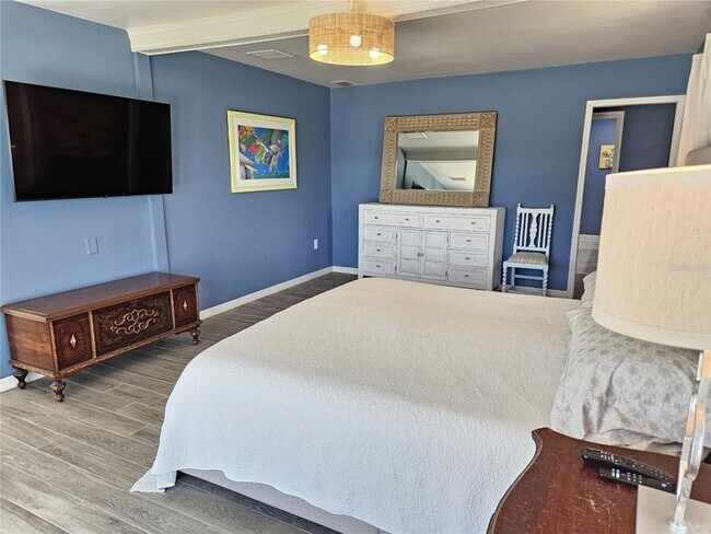 Building Photo - 2353 Bal Harbour Dr