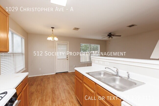 Building Photo - 1029 Christopher Ave