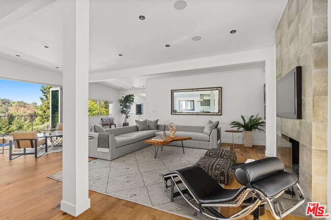 Building Photo - 7470 Woodrow Wilson Dr