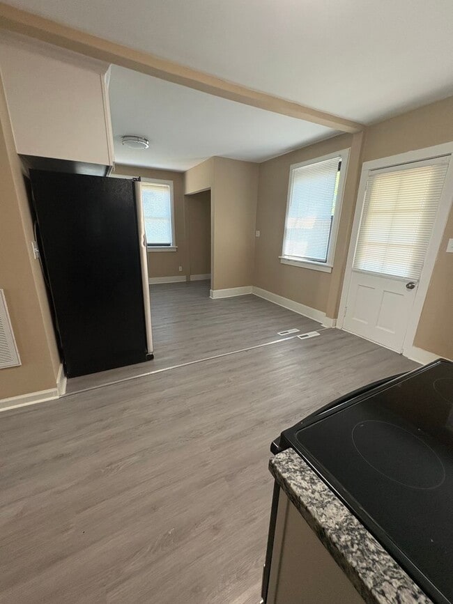 Building Photo - 3 Bedroom 2 Bath Home Near Augusta Road !!! Freshly Renovated