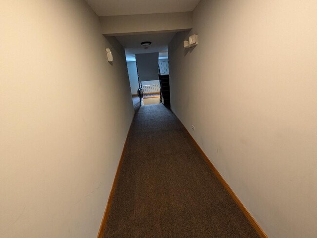 Building Photo - 5858 W 87th St