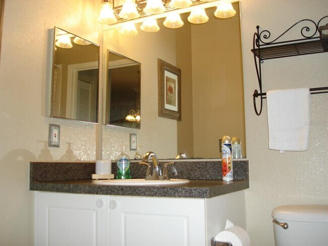 Building Photo - 2141 Portofino Pl