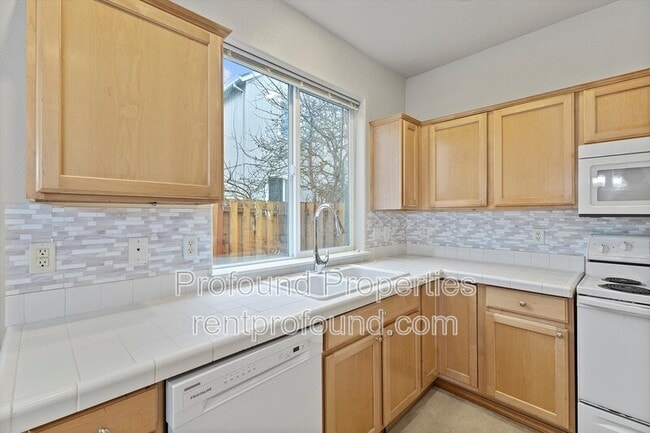 Building Photo - 17634 SW September Ln