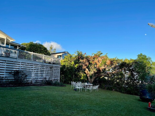 Building Photo - Maunalani Heights - Renovated 4 bedroom, 3...