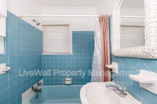 Building Photo - 1213 Lafayette St