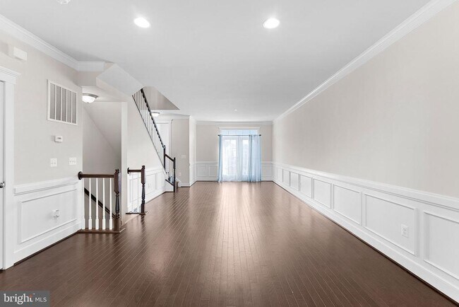 Building Photo - 207 Miles Hawk Terrace