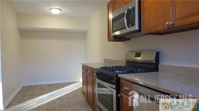 Building Photo - 28 Kensington Dr