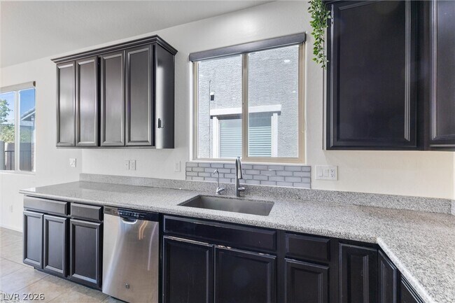 Building Photo - 10925 Jordyn Hill St