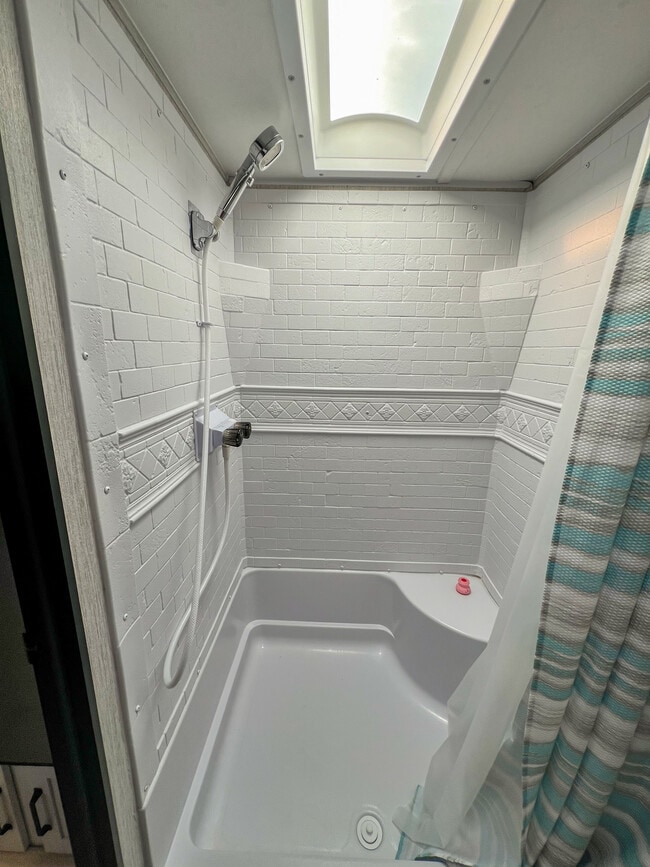 Building Photo - 7570 Buchanan St