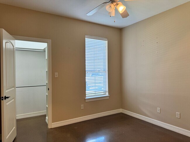 Building Photo - 7345 Flat Rock Ln