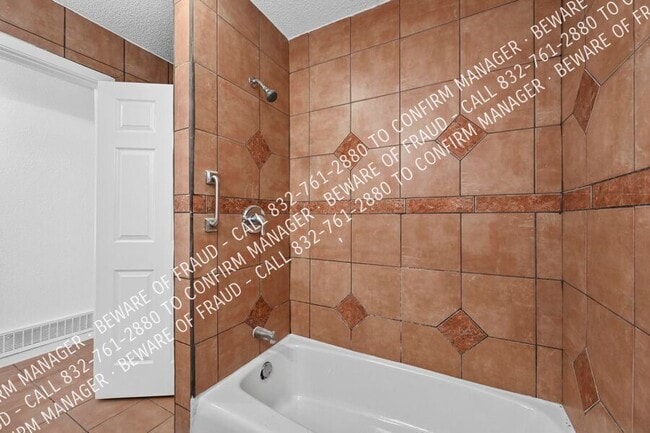 Building Photo - 2346 February Ln