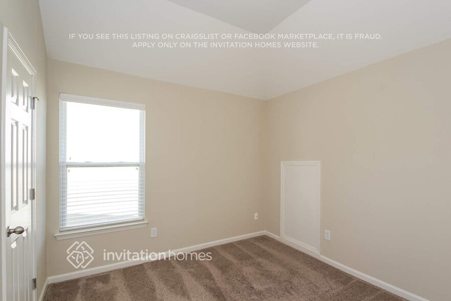 Building Photo - 330 Fairpointe Pl