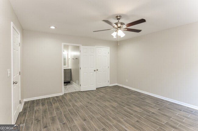 Building Photo - 5168 Legendary Ln