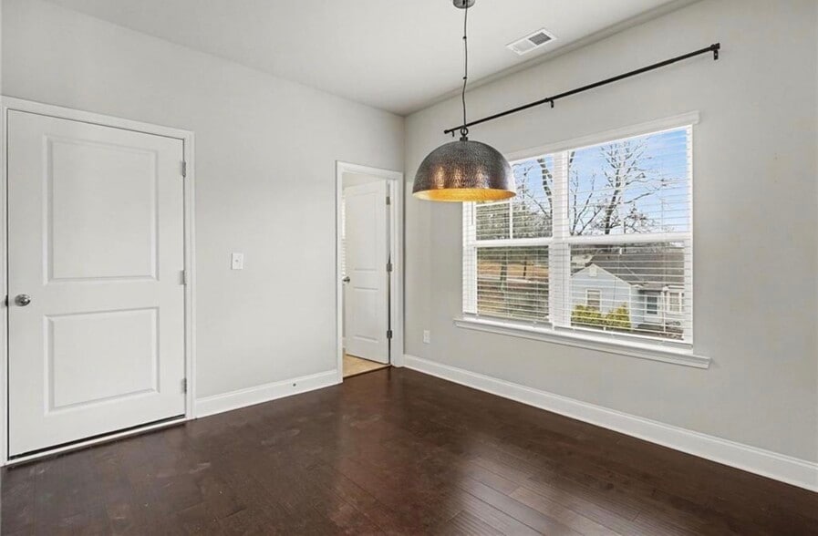 Dining Area - 811 Corsiglia Farm
