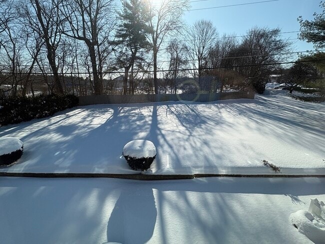 Building Photo - 453 Turnpike St